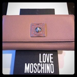 Love Moschino Pebble Rosa Wallet- Detachable Chain